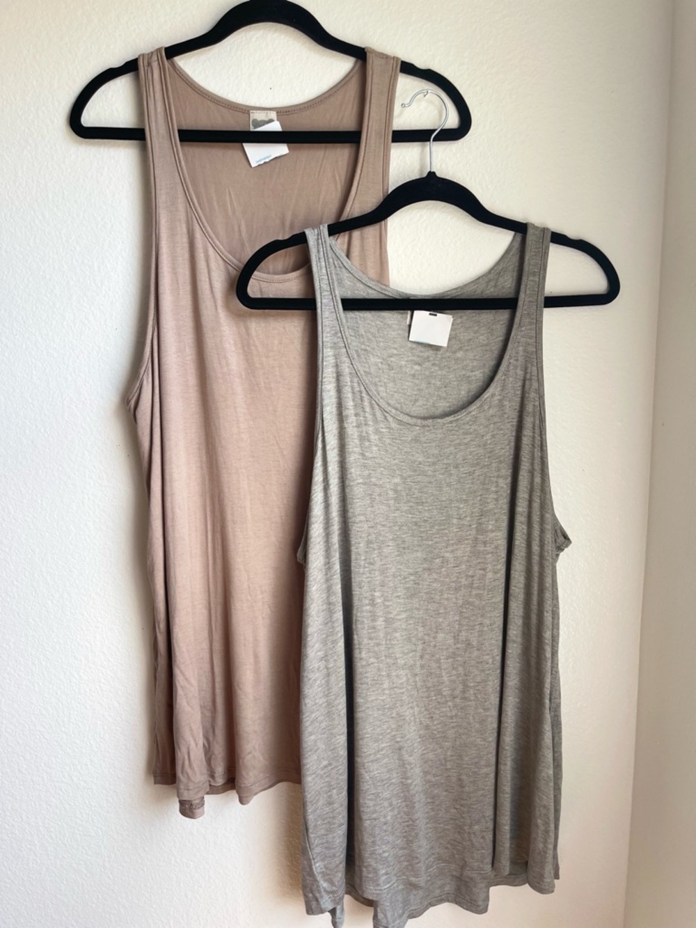 Set of 2 Women's Lightweight Tank Top - Gray & Taupe Size 2 XL NWT